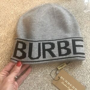 WINTER SALE ‼️ BURBERRY Beanie Gray